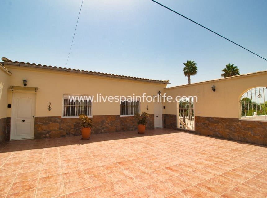 5 Zimmer Finca/Landgut zu verkaufen in Catral mit Pool - 399.000 € (Ref: 10039001)