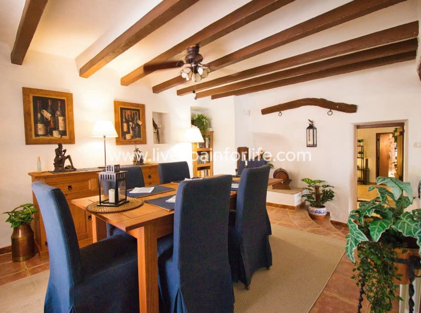 5 soverom Finca/Herregård til salgs i La Romana med svømmebasseng garasje - € 545 000 (Ref: 10039116)