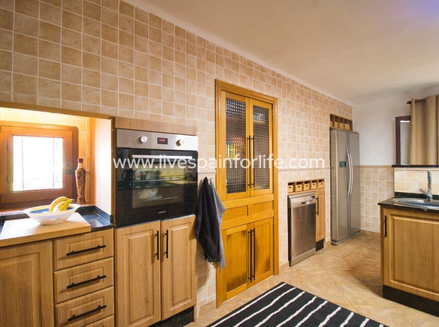 5 soverom Finca/Herregård til salgs i La Romana med svømmebasseng garasje - € 545 000 (Ref: 10039116)