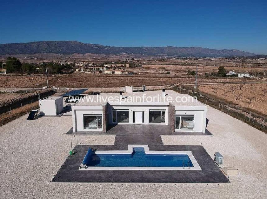 3 bedroom Villa for sale in Pinoso with pool garage - € 398,000 (Ref: 10039124)