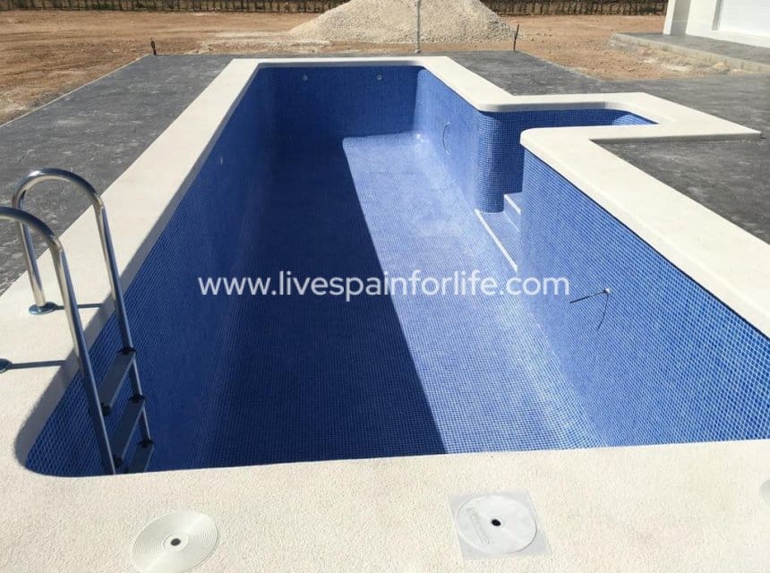 3 bedroom Villa for sale in Pinoso with pool garage - € 398,000 (Ref: 10039124)