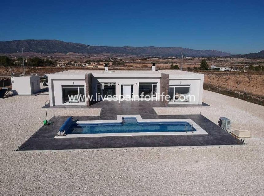 3 bedroom Villa for sale in Pinoso with pool garage - € 398,000 (Ref: 10039124)