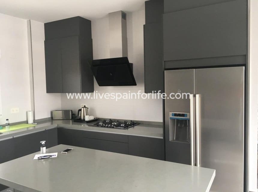 3 bedroom Villa for sale in Pinoso with pool garage - € 398,000 (Ref: 10039124)