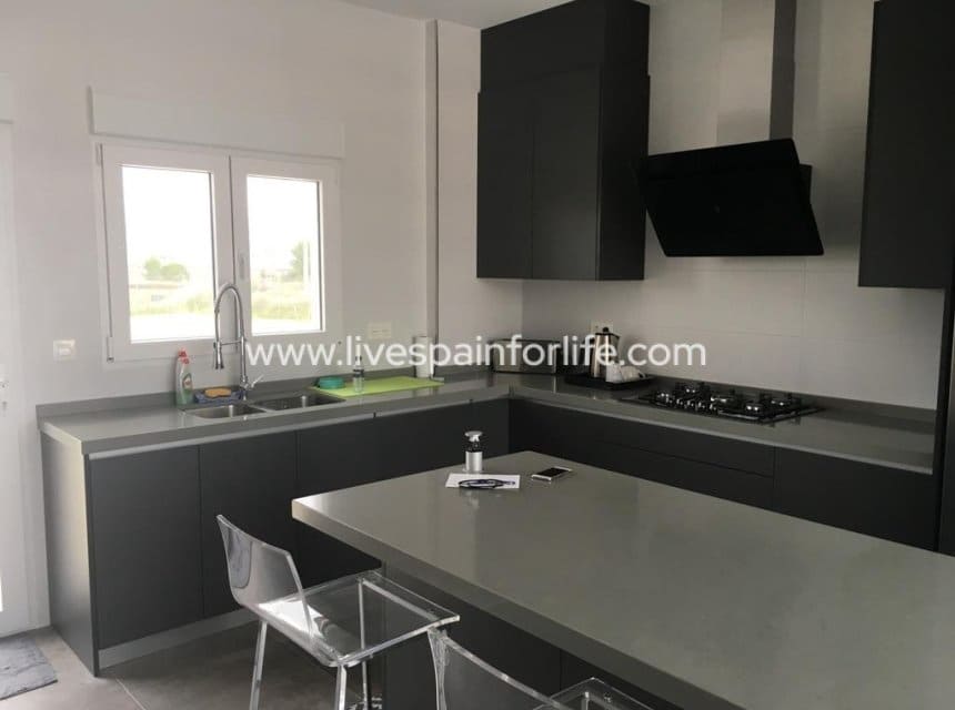 3 bedroom Villa for sale in Pinoso with pool garage - € 398,000 (Ref: 10039124)