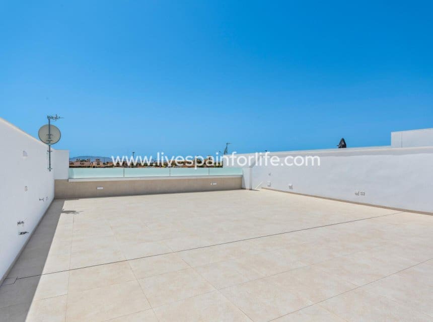 3 chambre Villa/Maison à vendre à Los Alcazares avec piscine garage - 499 900 € (Ref: 10039127)