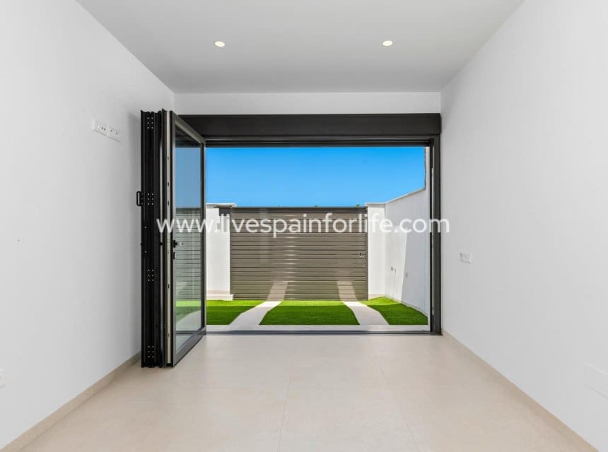 3 chambre Villa/Maison à vendre à Los Alcazares avec piscine garage - 499 900 € (Ref: 10039127)