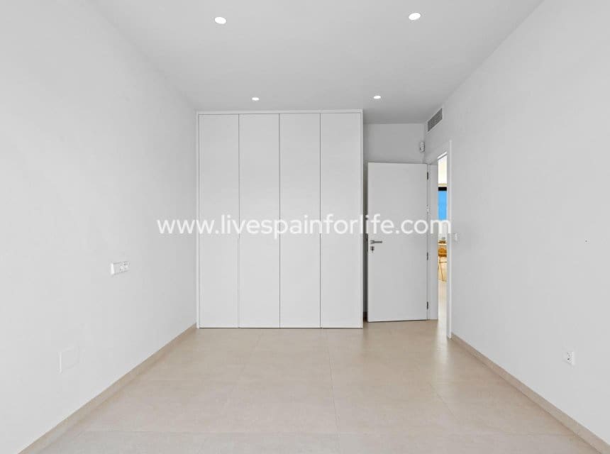 3 chambre Villa/Maison à vendre à Los Alcazares avec piscine garage - 499 900 € (Ref: 10039127)