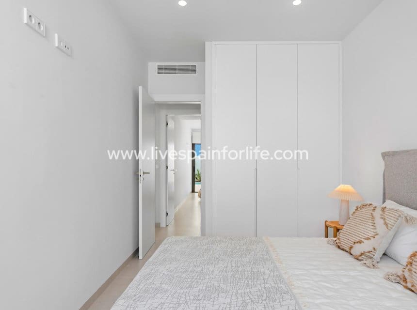 3 chambre Villa/Maison à vendre à Los Alcazares avec piscine garage - 499 900 € (Ref: 10039127)
