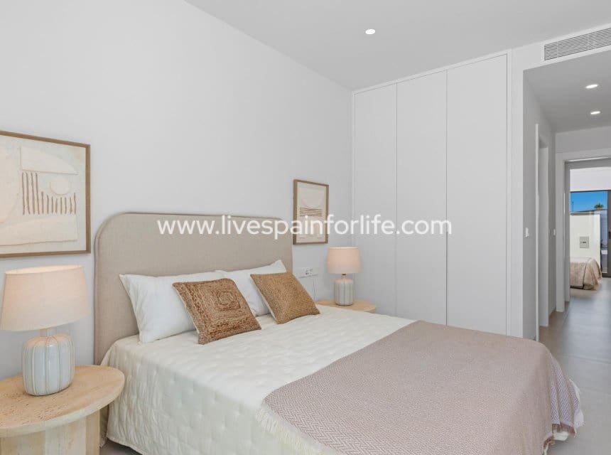 3 chambre Villa/Maison à vendre à Los Alcazares avec piscine garage - 499 900 € (Ref: 10039127)