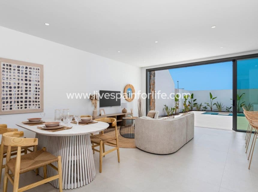 3 chambre Villa/Maison à vendre à Los Alcazares avec piscine garage - 499 900 € (Ref: 10039127)