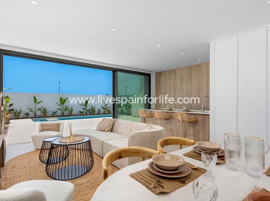 3 chambre Villa/Maison à vendre à Los Alcazares avec piscine garage - 499 900 € (Ref: 10039127)