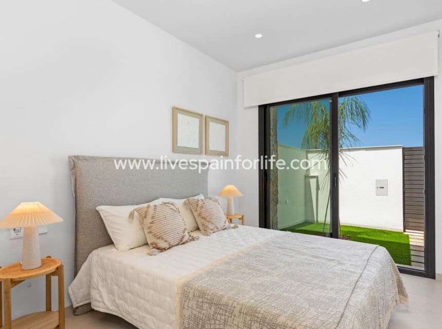 3 chambre Villa/Maison à vendre à Los Alcazares avec piscine garage - 499 900 € (Ref: 10039127)
