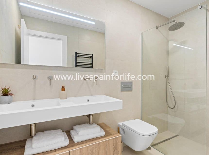 3 chambre Villa/Maison à vendre à Los Alcazares avec piscine garage - 499 900 € (Ref: 10039127)