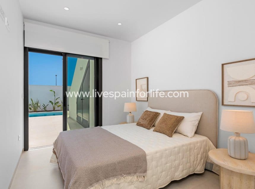 3 chambre Villa/Maison à vendre à Los Alcazares avec piscine garage - 499 900 € (Ref: 10039127)