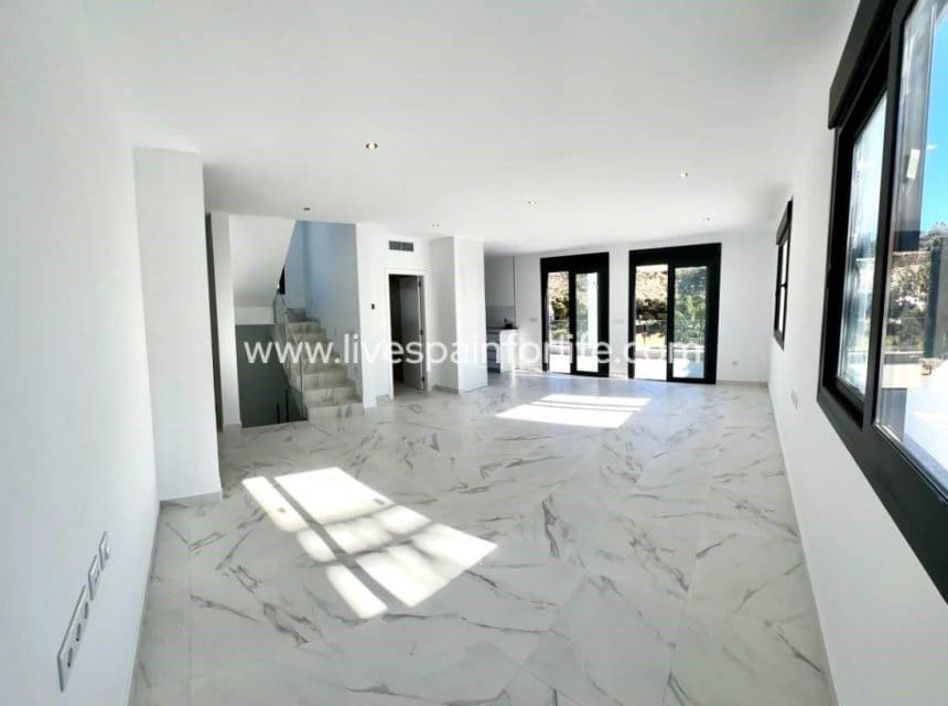 3 bedroom Villa for sale in Rojales with pool - € 852,000 (Ref: 10039129)