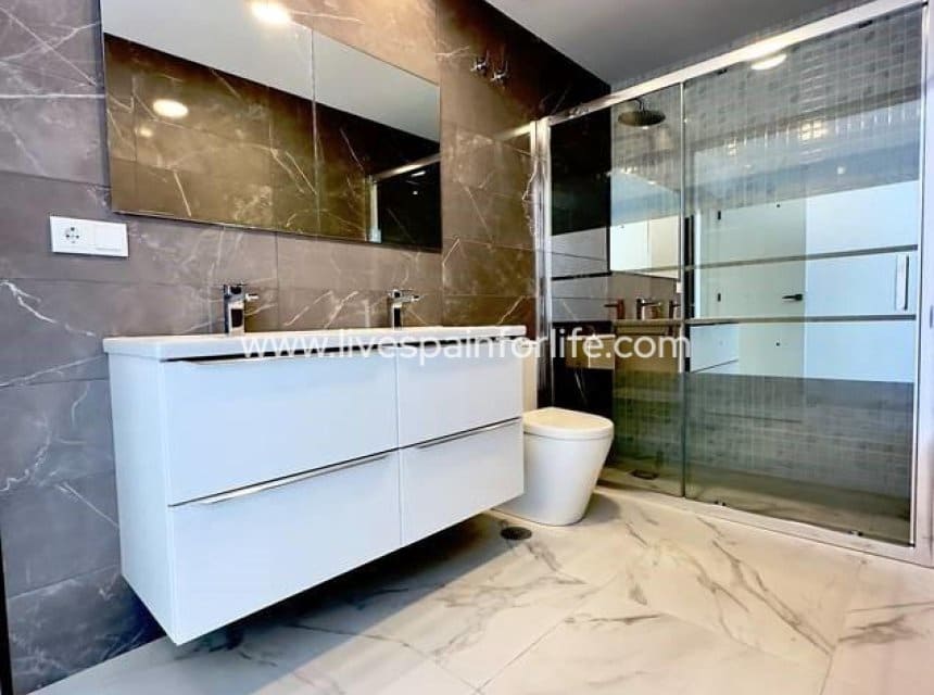 3 bedroom Villa for sale in Rojales with pool - € 852,000 (Ref: 10039129)