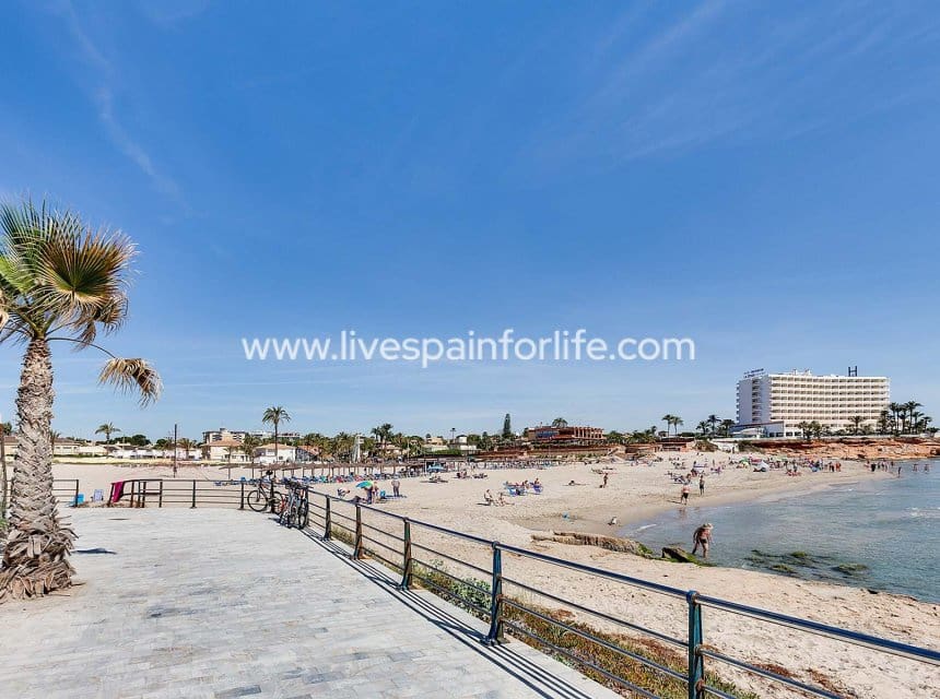 3 bedroom Villa for sale in La Zenia with pool garage - € 890,000 (Ref: 10039130)
