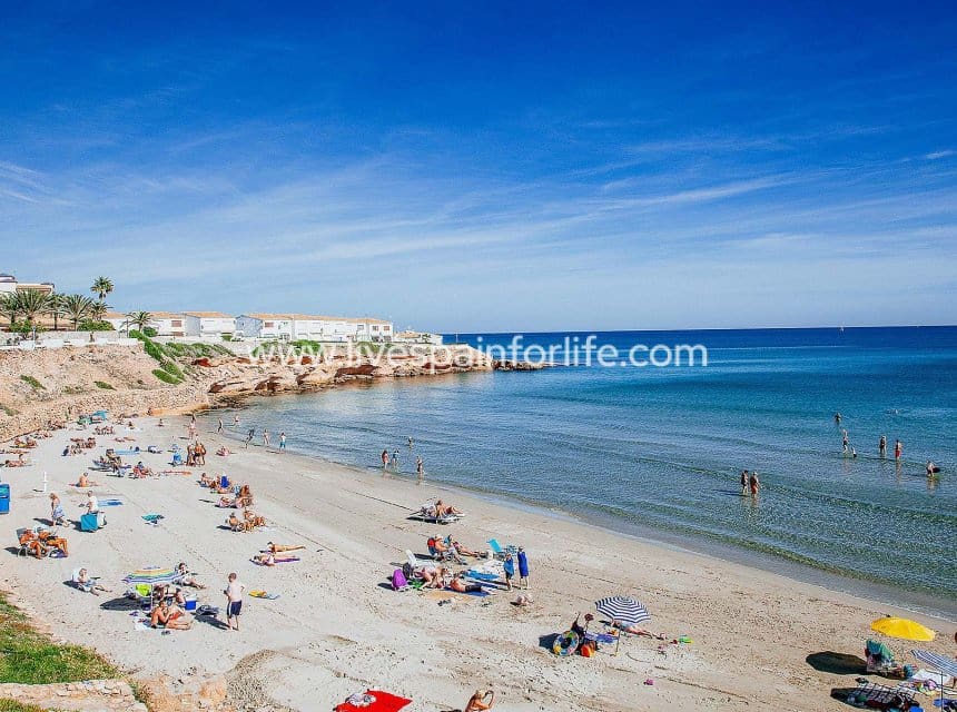 3 bedroom Villa for sale in La Zenia with pool garage - € 890,000 (Ref: 10039130)