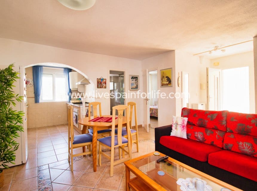 3 makuuhuone Huvila myytävänä paikassa Ciudad Quesada mukana uima-altaan - 325 000 € (Ref: 10041438)