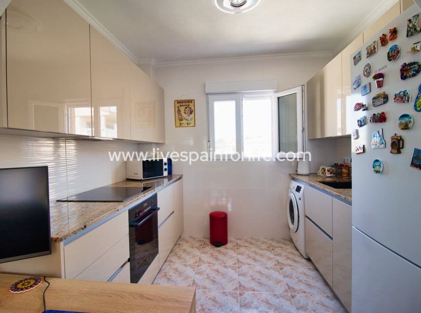 3 makuuhuone Huvila myytävänä paikassa Ciudad Quesada mukana uima-altaan - 325 000 € (Ref: 10041438)