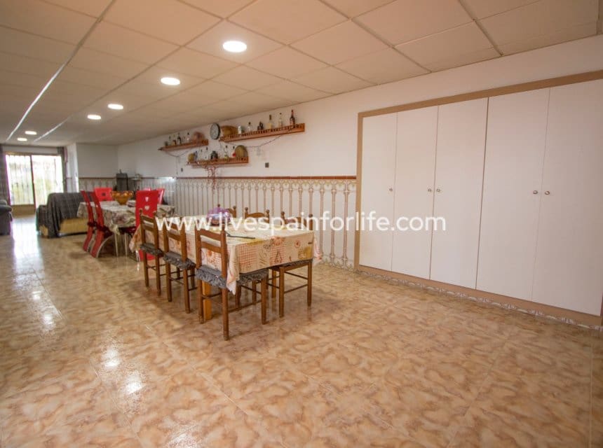 5 slaapkamer Bedrijf te koop in Albatera met zwembad garage - € 320.000 (Ref: 10041801)