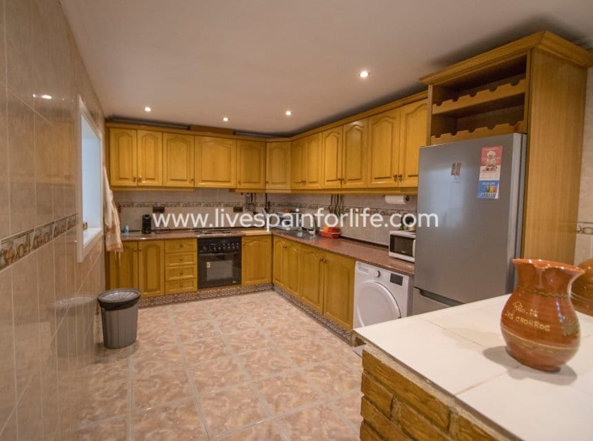 5 slaapkamer Bedrijf te koop in Albatera met zwembad garage - € 320.000 (Ref: 10041801)