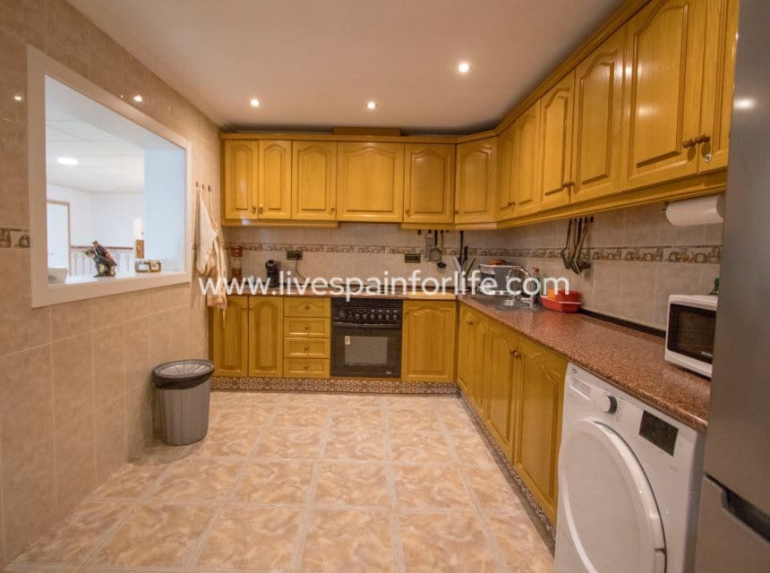 5 slaapkamer Bedrijf te koop in Albatera met zwembad garage - € 320.000 (Ref: 10041801)