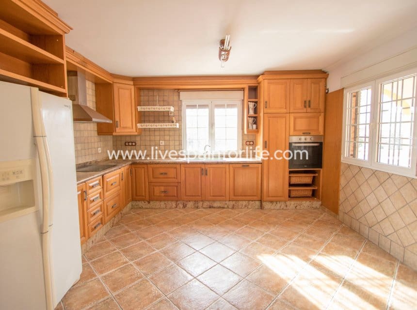 5 quarto Quinta/Casa Rural para venda em Catral com piscina garagem - 599 950 € (Ref: 10041802)