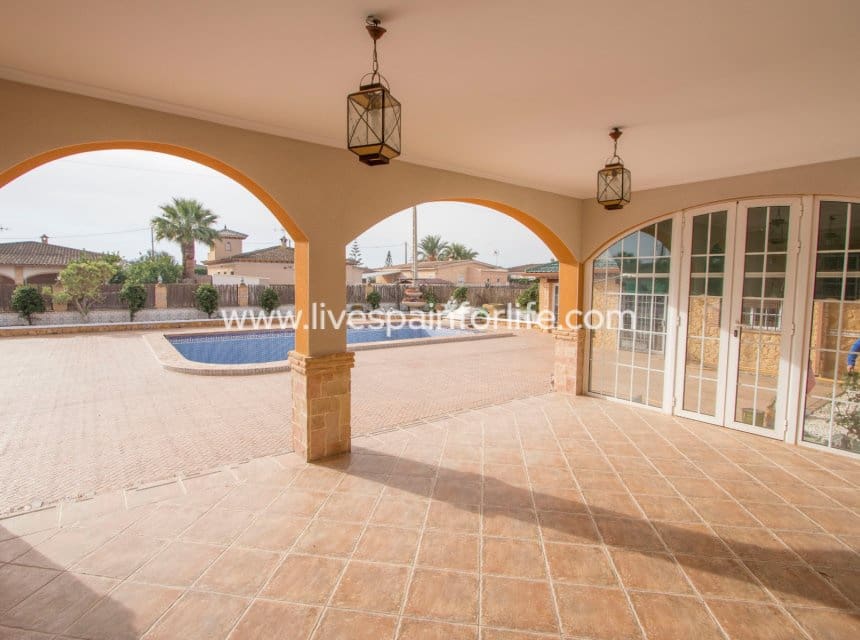 5 quarto Quinta/Casa Rural para venda em Catral com piscina garagem - 599 950 € (Ref: 10041802)