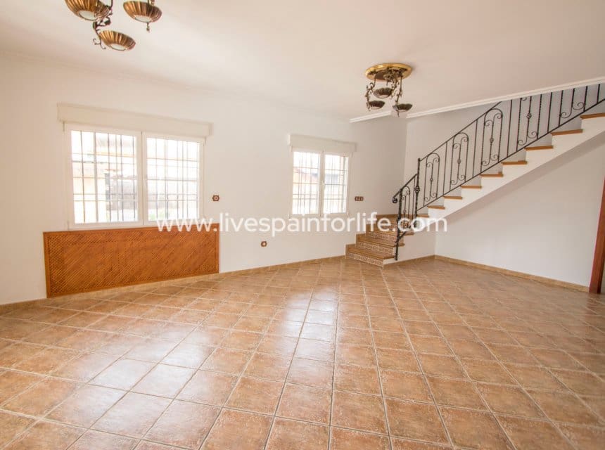 5 quarto Quinta/Casa Rural para venda em Catral com piscina garagem - 599 950 € (Ref: 10041802)