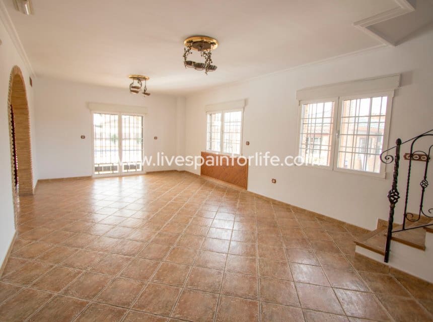 5 quarto Quinta/Casa Rural para venda em Catral com piscina garagem - 599 950 € (Ref: 10041802)