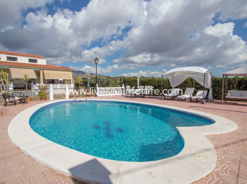 6 slaapkamer Finca/Landhuis te koop in Crevillente / Crevillent met zwembad garage - € 468.000 (Ref: 10041805)