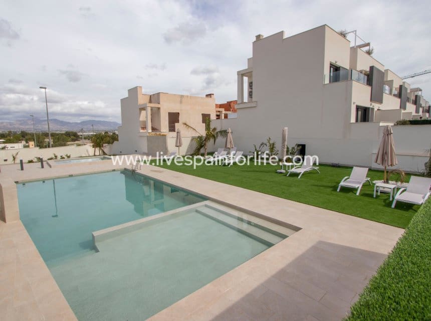 2 quarto Casa em Banda para venda em Cox com piscina garagem - 223 000 € (Ref: 10041806)