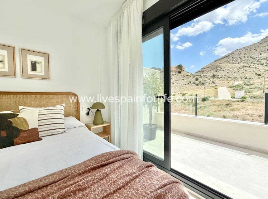2 quarto Casa em Banda para venda em Cox com piscina garagem - 223 000 € (Ref: 10041806)