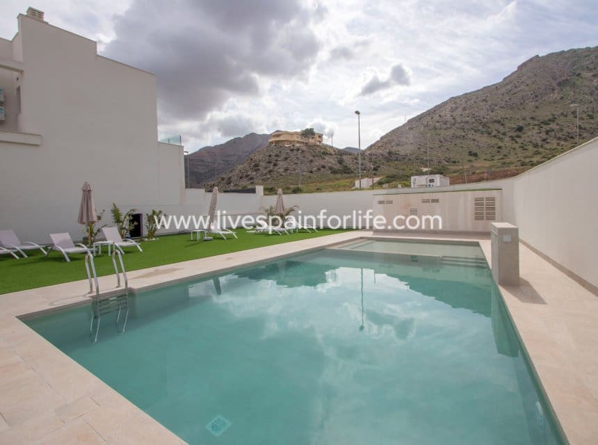 2 quarto Casa em Banda para venda em Cox com piscina garagem - 223 000 € (Ref: 10041806)