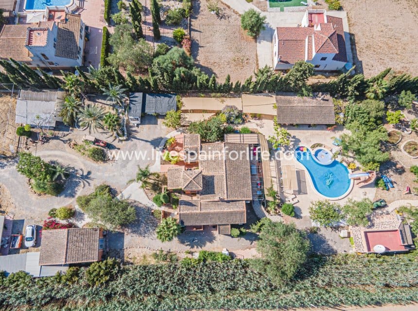7 soverom Finca/Herregård til salgs i Catral med svømmebasseng garasje - € 975 000 (Ref: 10041808)