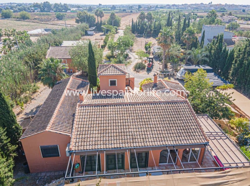 7 soverom Finca/Herregård til salgs i Catral med svømmebasseng garasje - € 975 000 (Ref: 10041808)