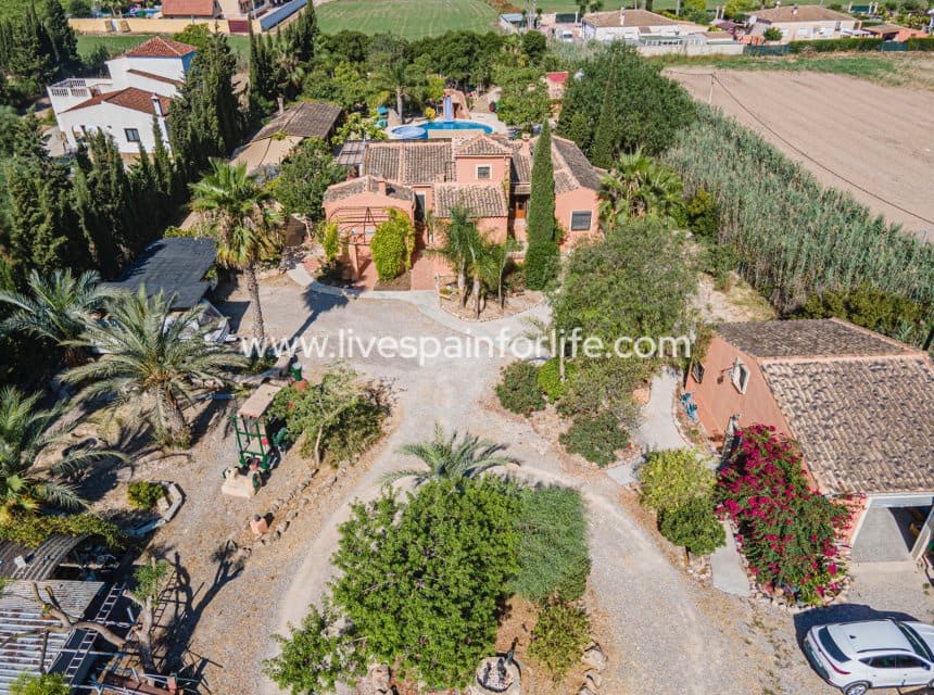 7 soverom Finca/Herregård til salgs i Catral med svømmebasseng garasje - € 975 000 (Ref: 10041808)