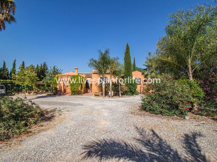 7 soverom Finca/Herregård til salgs i Catral med svømmebasseng garasje - € 975 000 (Ref: 10041808)