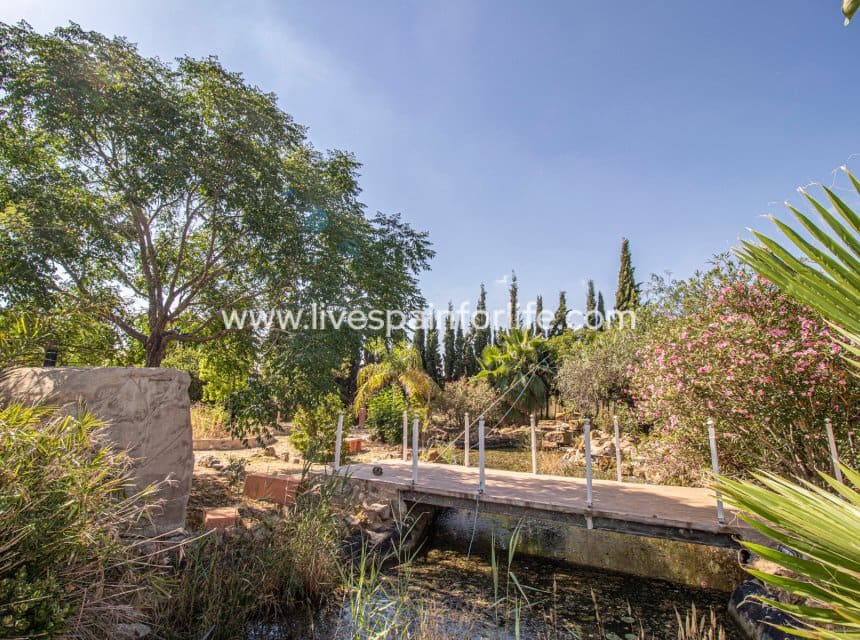 7 soverom Finca/Herregård til salgs i Catral med svømmebasseng garasje - € 975 000 (Ref: 10041808)