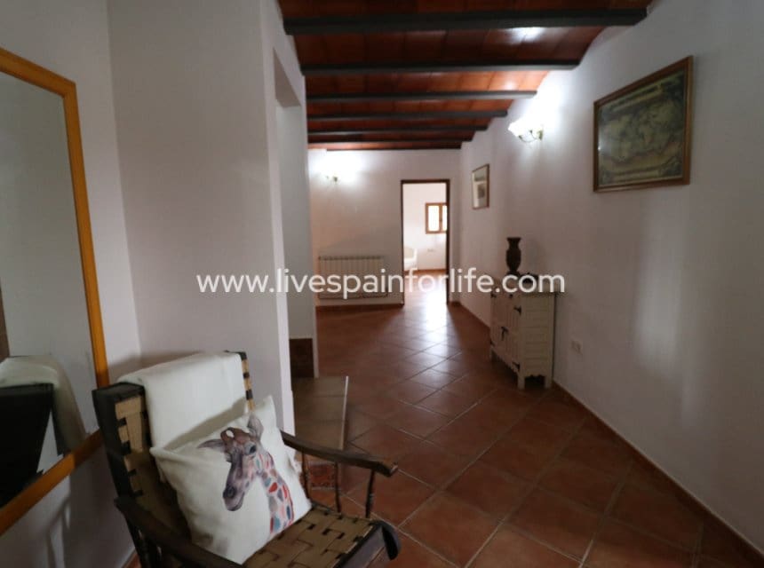 4 bedroom Finca/Country House for sale in Barinas with garage - € 350,000 (Ref: 10041809)