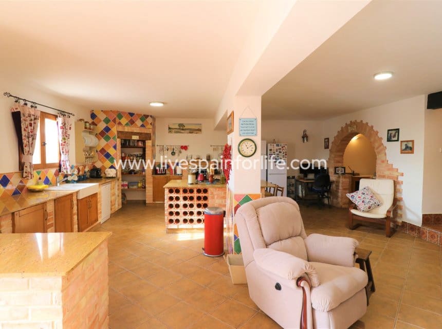 4 sypialnia Finka/Dom wiejski na sprzedaż w Macisvenda z garażem - 350 000 € (Ref: 10041810)
