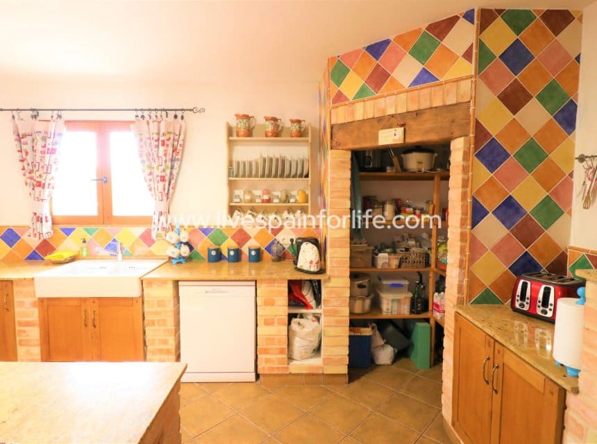 4 sypialnia Finka/Dom wiejski na sprzedaż w Macisvenda z garażem - 350 000 € (Ref: 10041810)