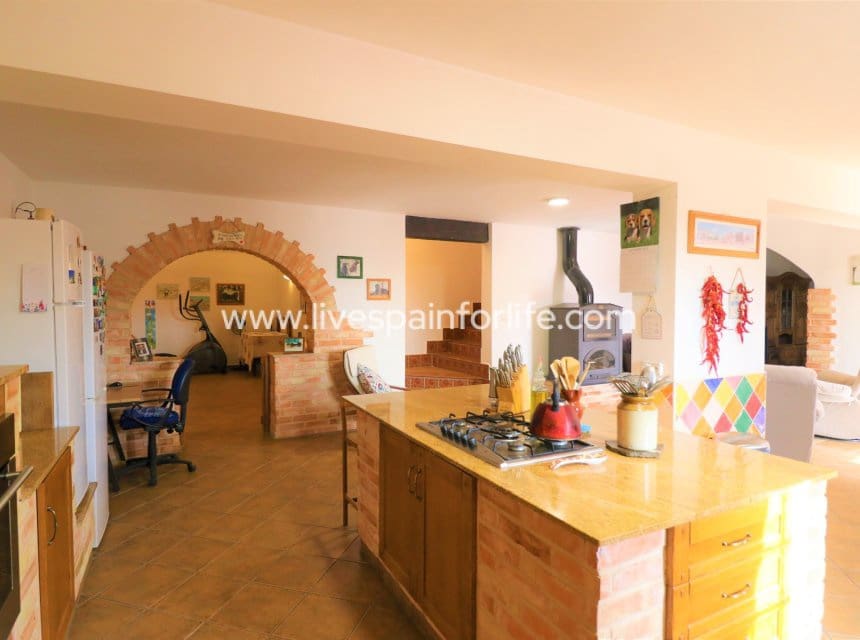 4 sypialnia Finka/Dom wiejski na sprzedaż w Macisvenda z garażem - 350 000 € (Ref: 10041810)