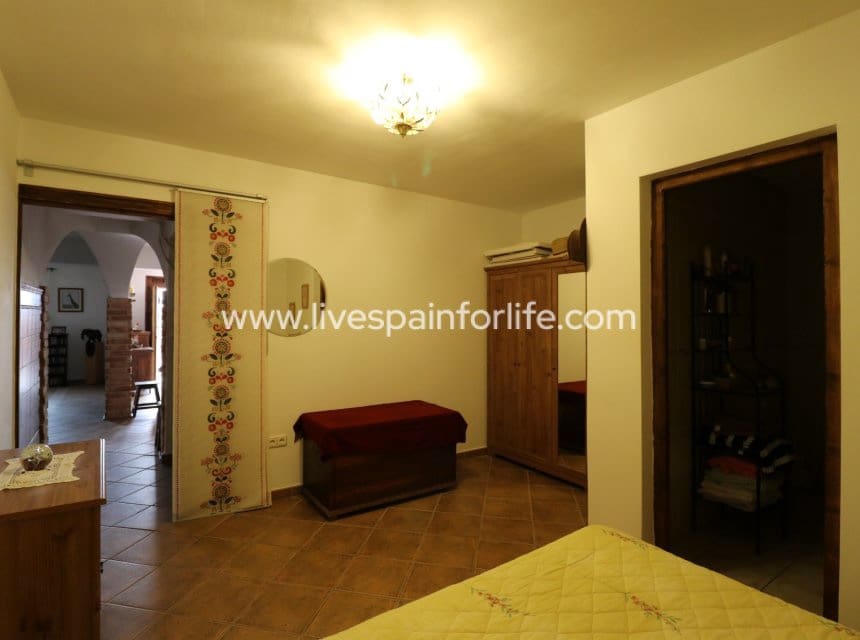 4 sypialnia Finka/Dom wiejski na sprzedaż w Macisvenda z garażem - 350 000 € (Ref: 10041810)