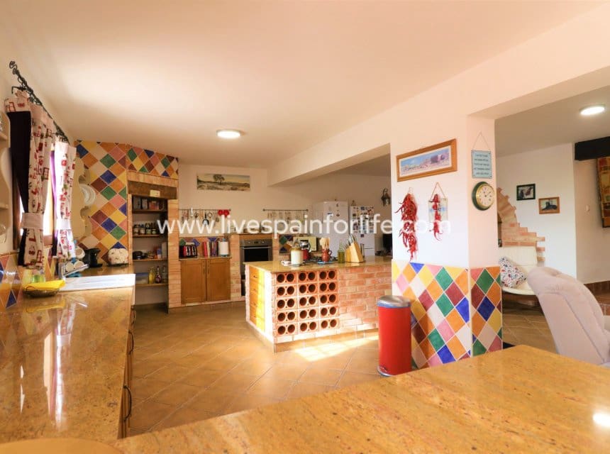 4 sypialnia Finka/Dom wiejski na sprzedaż w Macisvenda z garażem - 350 000 € (Ref: 10041810)
