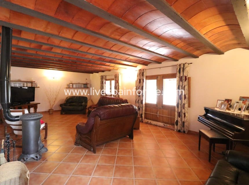 4 sypialnia Finka/Dom wiejski na sprzedaż w Macisvenda z garażem - 350 000 € (Ref: 10041810)