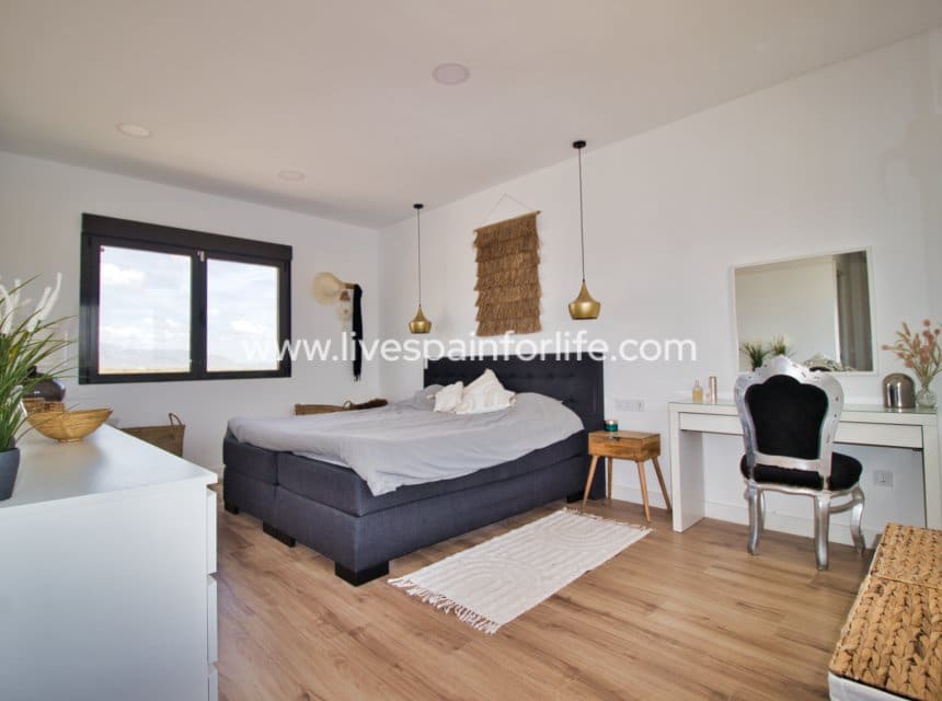 3 slaapkamer Finca/Landhuis te koop in Pinoso met zwembad garage - € 399.900 (Ref: 10041815)