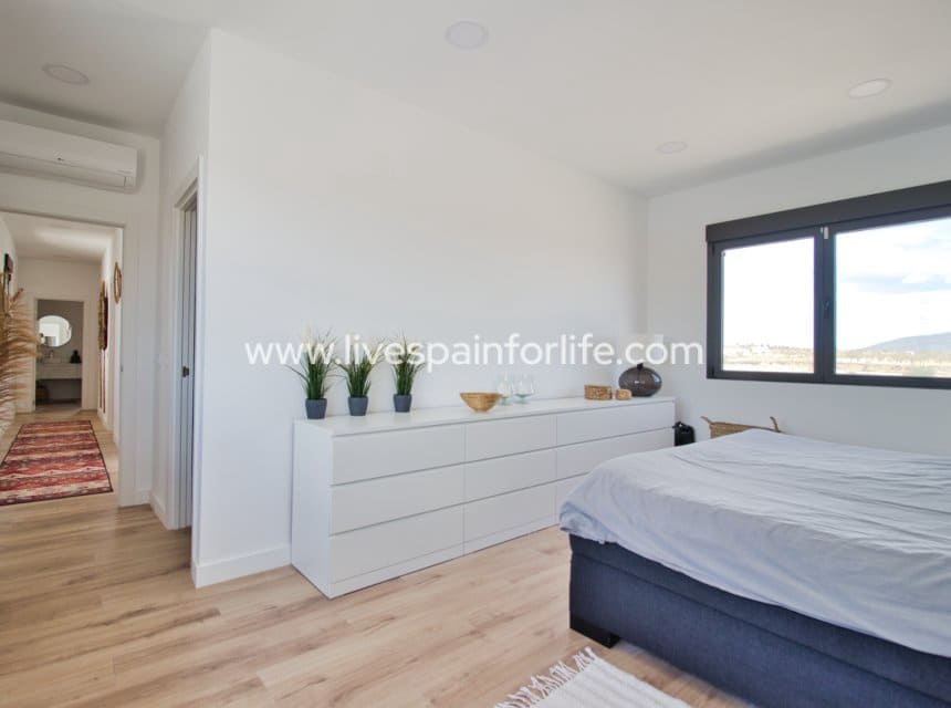 3 slaapkamer Finca/Landhuis te koop in Pinoso met zwembad garage - € 399.900 (Ref: 10041815)