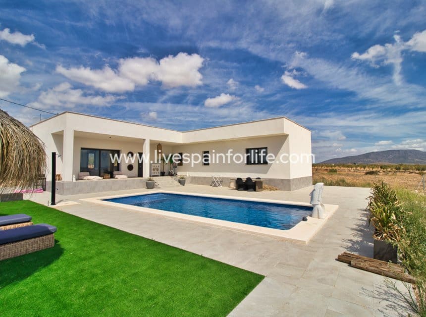 3 slaapkamer Finca/Landhuis te koop in Pinoso met zwembad garage - € 399.900 (Ref: 10041815)